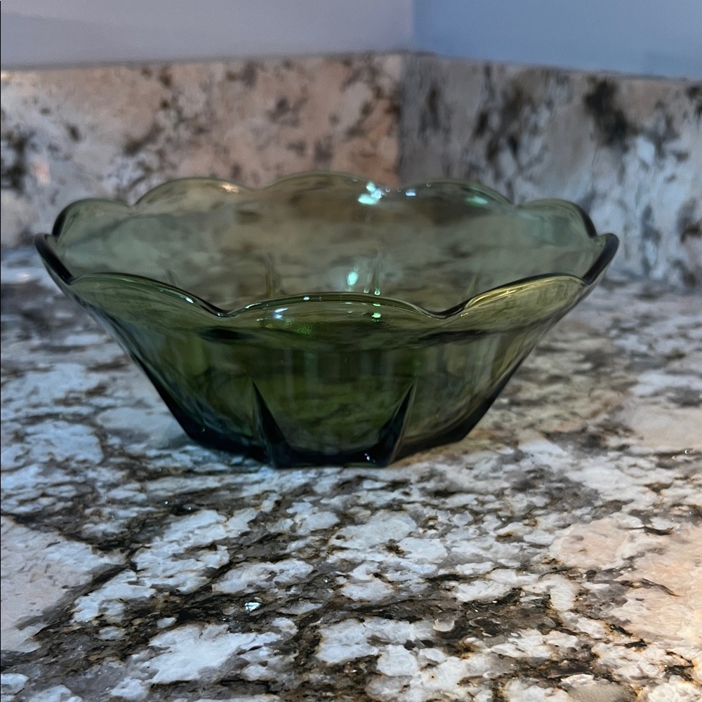 Vintage Anchor Hocking Swedish Modern glass bowl (Avocado Green)